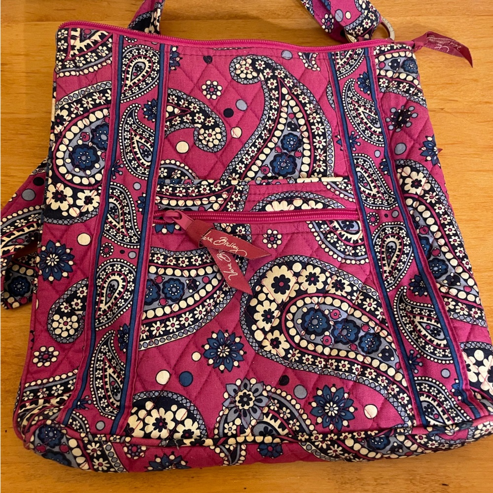 Vera Bradley hipster in Boysenberry EUC